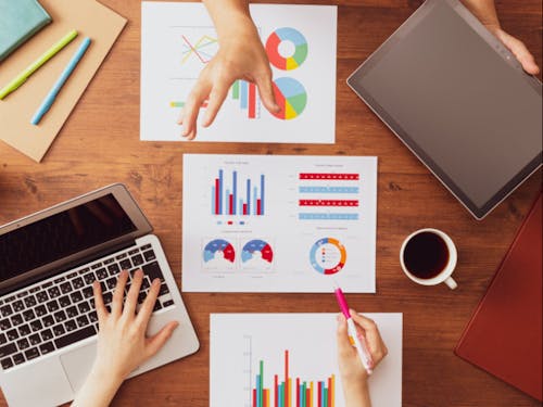 プログラム期間中は週4日企業で課題解決、週1日大学で学ぶ