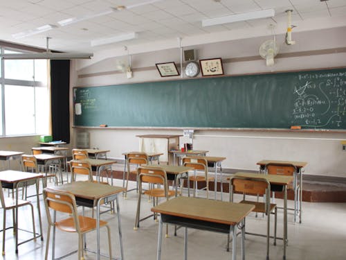 高校の1部屋に公営塾ができます
