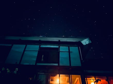 ↑夜はこんな雰囲気です。澄んだ空気で美しい星空が楽しめます。