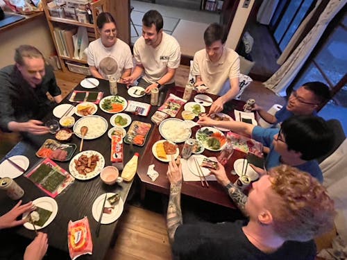 月に一度、スタッフも含めハウスミーティングを行います。