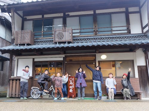 10年ほど空き家だった古民家を使って宿泊施設を運営しています。