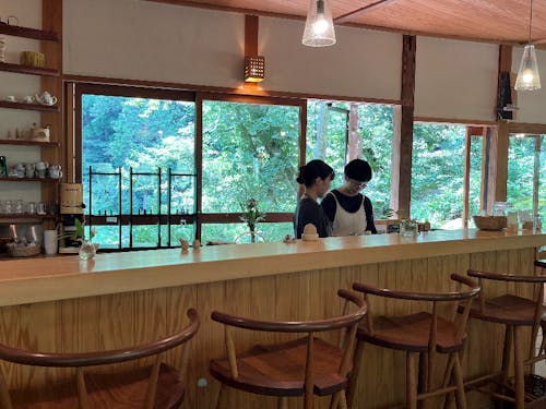 カフェでの勤務の様子