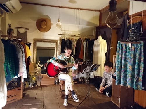 古着屋での弾き語りイベント