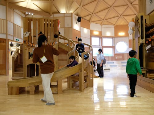 2023年に開催したツアーで訪れた屋内運動施設「ひみつ基地どきどき」での様子