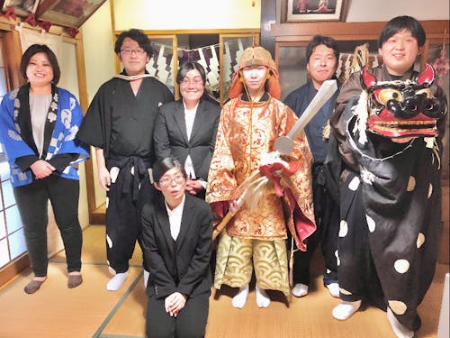 スタッフ全員で地域の伝統芸能を継承しています