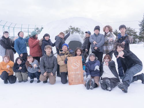 かまくら作りイベントの様子