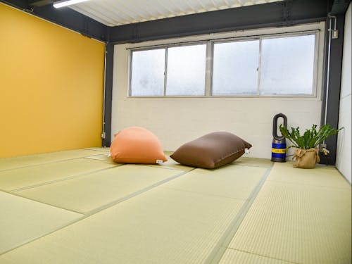 多様なスタイルで利用できるコワーキングスペース