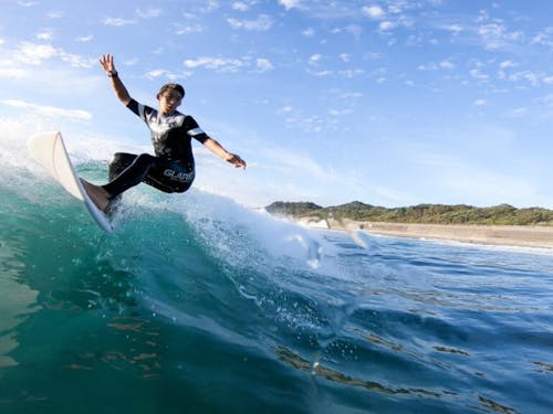 西日本屈指のサーフスポット「生見海岸」