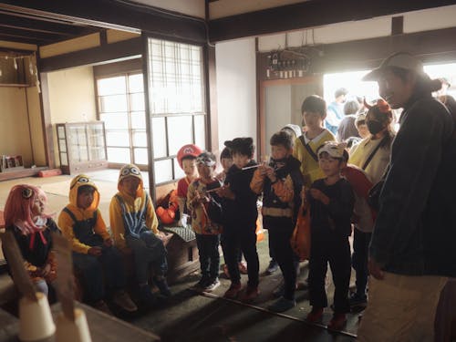 昨年度のハロウィンでは割り箸鉄砲の射的屋を開催