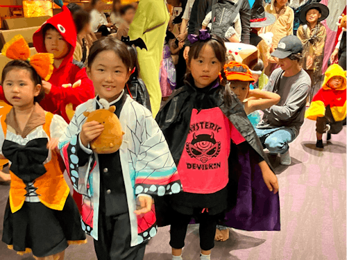 健康ランドのハロウィン仮装パレード。子供向けのイベントも多数