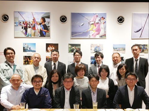 意見交換会後など、メンバーで懇親会を開催することも。