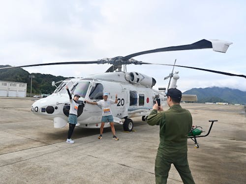 コース上でリコプターと写真撮影も!