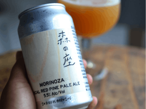 森の座ビールは、地元のイナデイズブルーイングさんと共同で!ラベルは赤松の経木が使われています