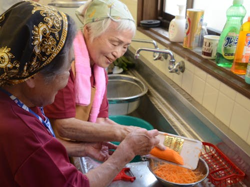 仲良く愛情込めて作ってます @アロエの会