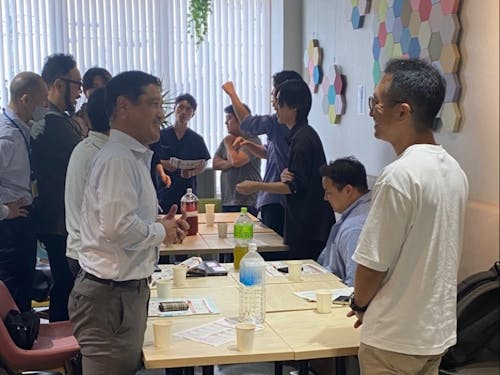 鳴門市滞在中は、企業家など多くの人との交流機会があります。