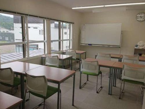 2Fには教室が複数あります