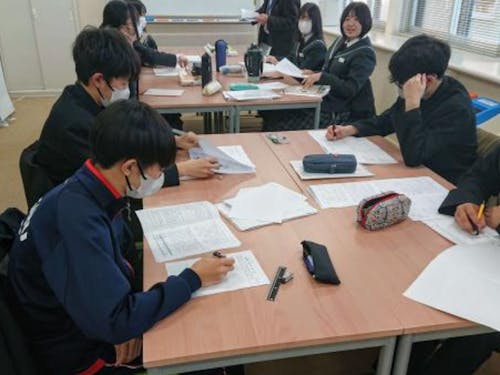 自習をしている生徒も多くいます