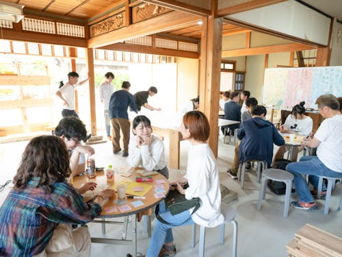 居住地も年齢も職業も多様な人が「高島の未来づくり」をキーに集まる