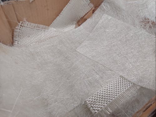 船体修理に使われるFRP(繊維強化プラスチック)素材