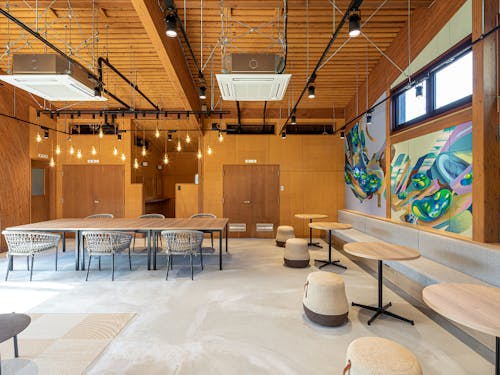 お洒落で快適な通信環境が整うコワーキングスペース「WELAGO」