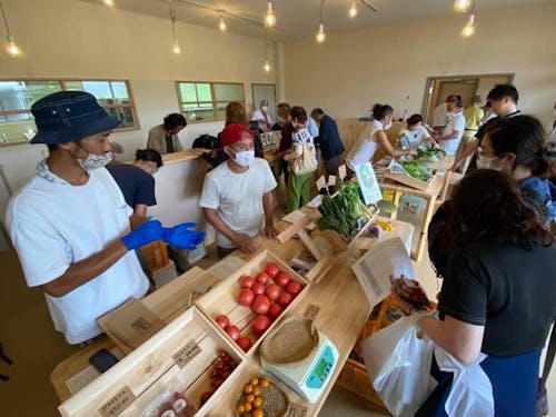 シェアキッチン「そにのわの台所katte」で開いている「そにのわマルシェ」の様子