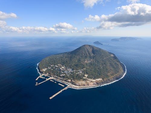 村職員案内のもと車にて島を一周します