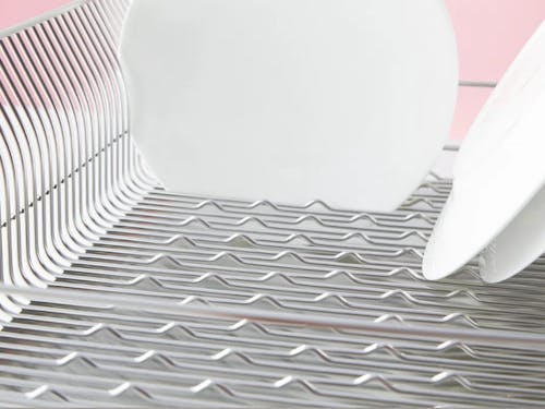 底面に凹凸「たてよこウェーブ」をつけたhanauta水切りラック