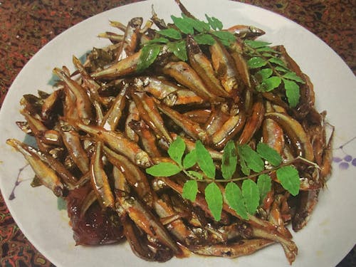 出来上がった梅干しは湖北の伝統食・小鮎の山椒煮にも使われます