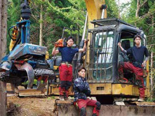 林業機械と現場で働く人たち