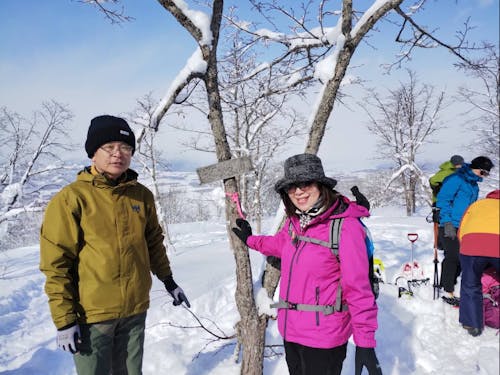 スノーシューを楽しむふたり♬ 冬が一番楽しい!