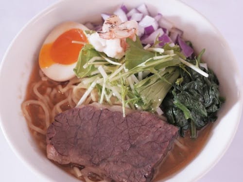 海老の出汁が効いたスープに伊豆牛のチャーシューは伊豆牛というリッチな一杯!