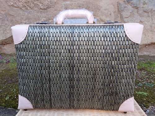 よもぎ染のアタッシュケース