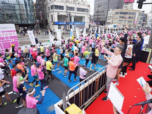 駅前が出発地点の「ふくい桜マラソン」