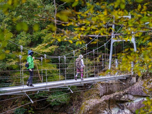 トレッキングツアーのガイドをすることも