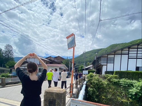 作業場までは歩いて向かいます