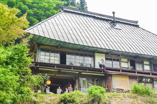 ふるさと小谷村の愛しき我が家。古民家noie梢乃雪。日本のど田舎には日本中から年間1500人以上の人々が訪れる。まさしく「地域の入口」となっている。