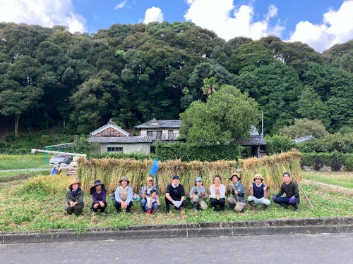 昔ながらのお米作りは笑顔いっぱい