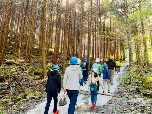 「東京・森と市庭」で子育て世代の先輩移住者と交流しながら体験