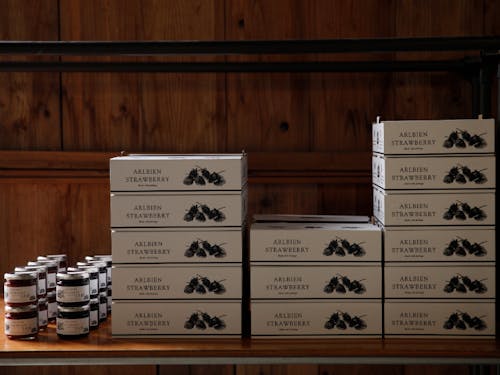 オリジナルブランドの「(アールバイエン)」を展開。6次産業化にも取り組んでいます。