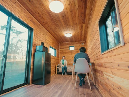 木材の温もりを感じられる内装