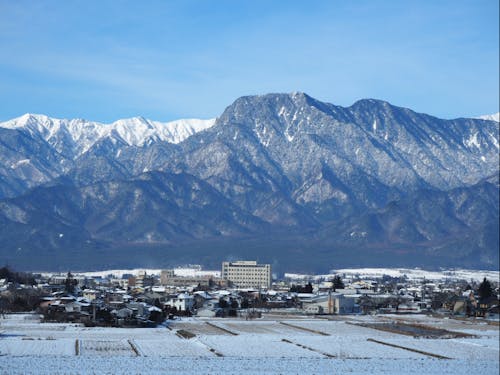 安曇野エリアは雪が少ないこともポイントです(写真は池田町)