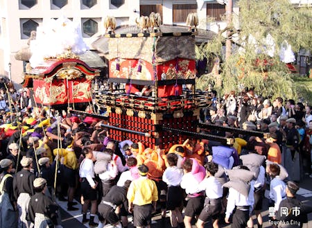 城崎の秋のだんじり祭りは年一番の盛り上がり