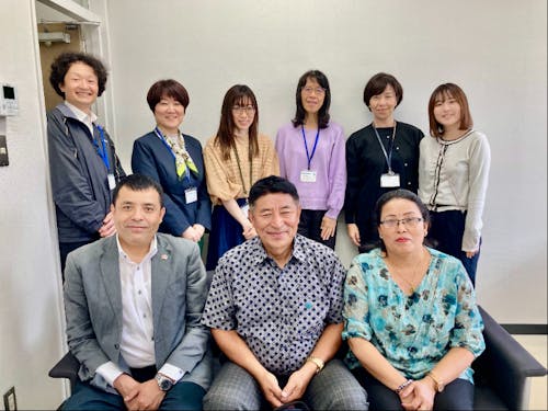 教職員の皆さん(2列目)