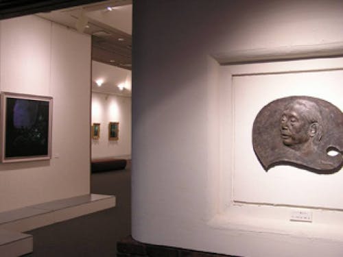 鷹山宇一記念美術館(鷹山宇一レリーフ)