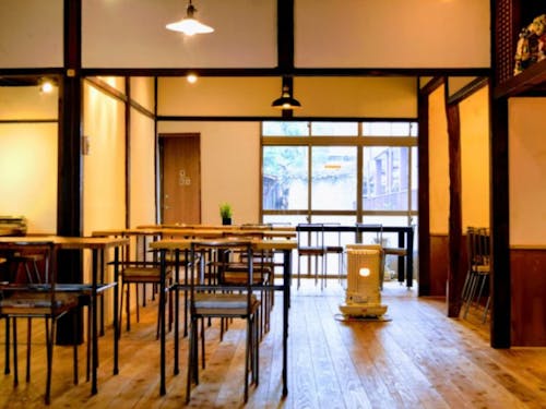 当時の雰囲気を残した味のある内装