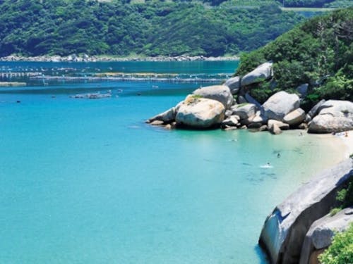 美しい海で有名な町