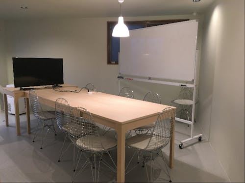 個室の会議室もあります