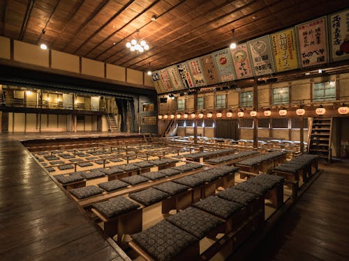 近畿最古の芝居小屋「永楽館」も出石の名物