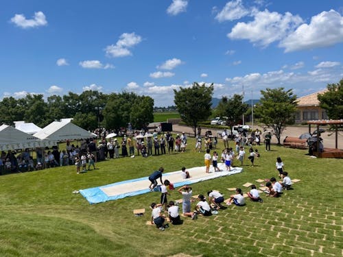 広場で子どもたちのイベントを開催。福祉課にご相談いただければ柔軟に対応可能。