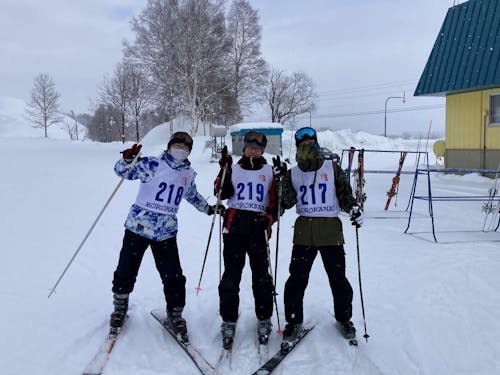 冬のスキー授業の一コマです。